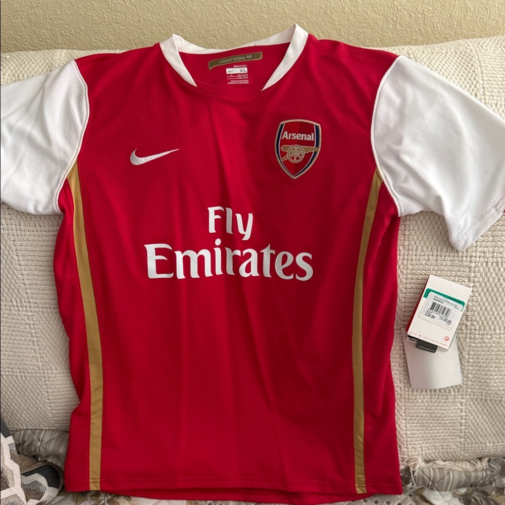 NWT Nike Kids Arsenal Home Jersey in Red, White & Gold